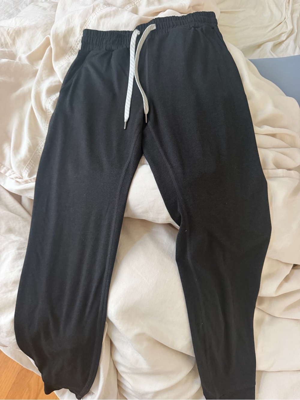 Vuori Halo Performance Jogger - Picture 3 of 3